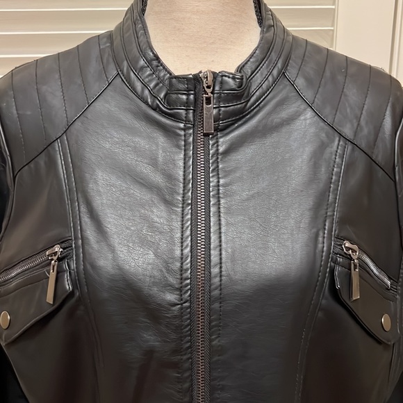 Apt 9 Faux Leather Moto Jacket in Black, Size Large, EUC - Picture 3 of 17